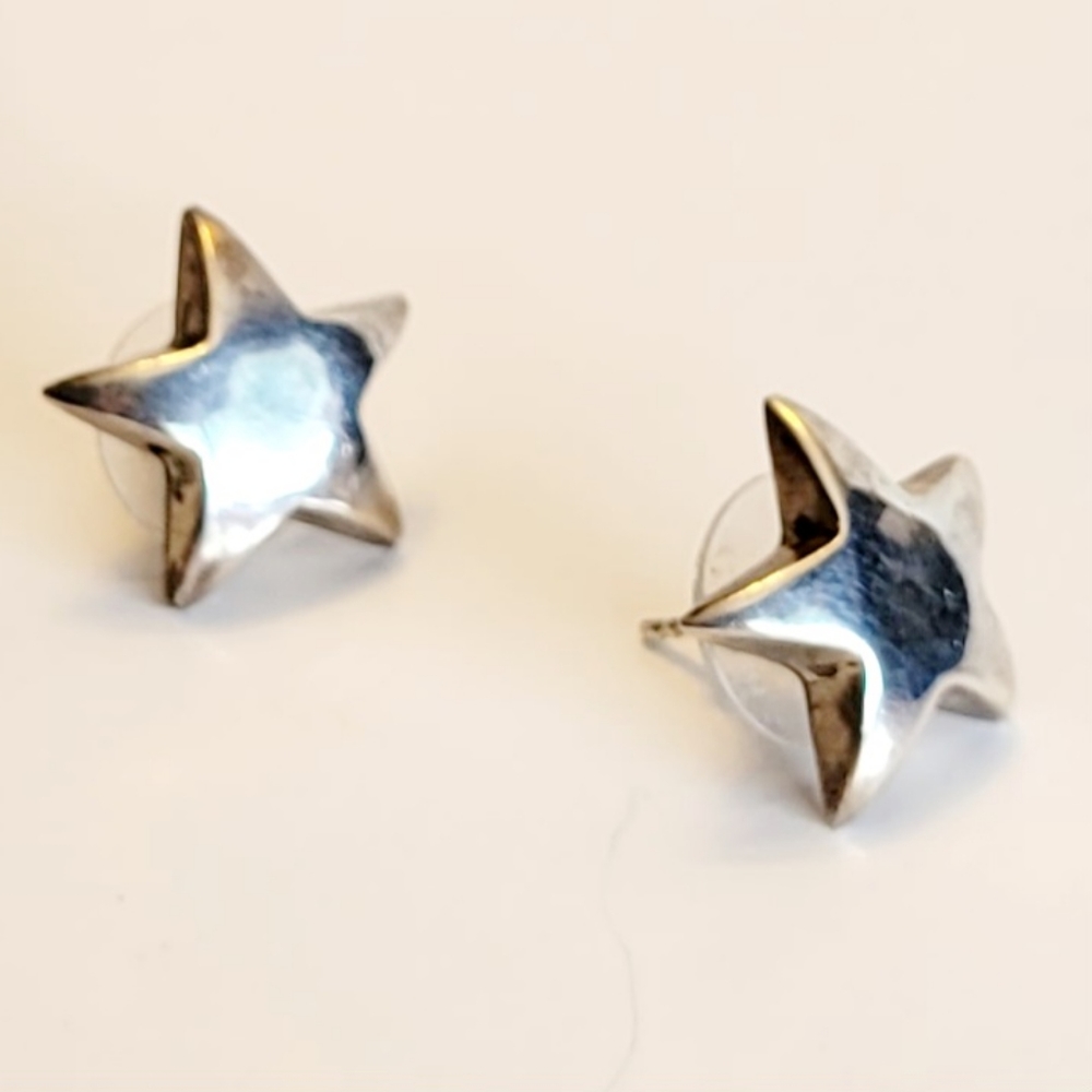 Star Earrings, Vintage Sterling Silver Puffy Star ⭐️ Post Earrings. - Picture 2 of 3